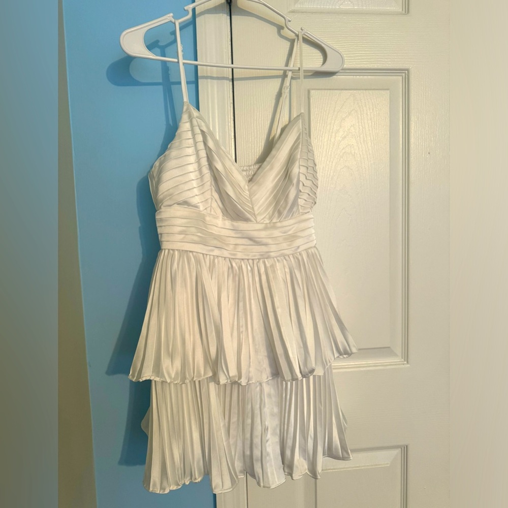 Short white dress